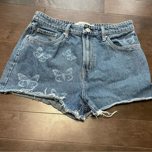 Refuge Denim Chelsea Short Women’s Size 7 with Butterfly Print